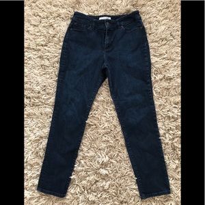 Chico’s platinum size 1.5 short (US size 10)